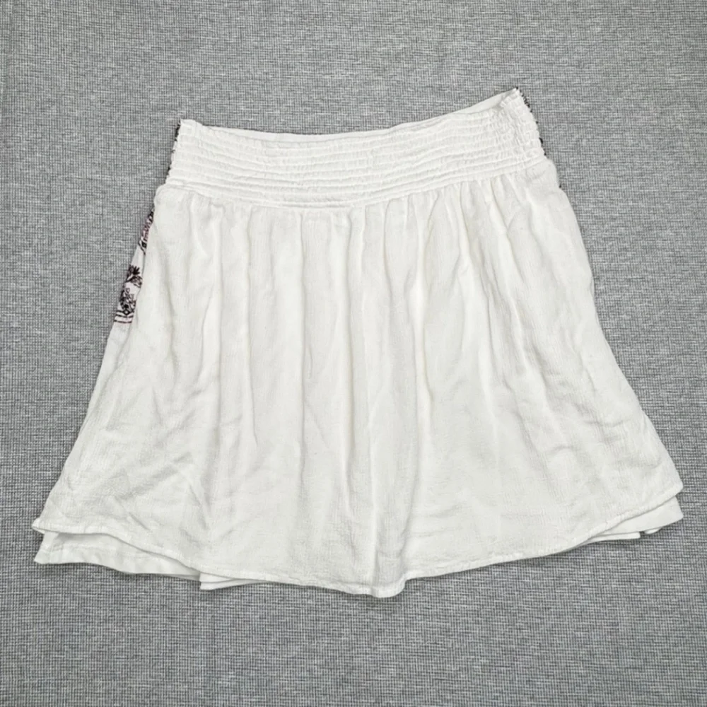 Y2k, Boho-chic,  Xhilaration Sz M Embroidered Boho Mini Skirt Smocked Floral - Picture 2 of 8